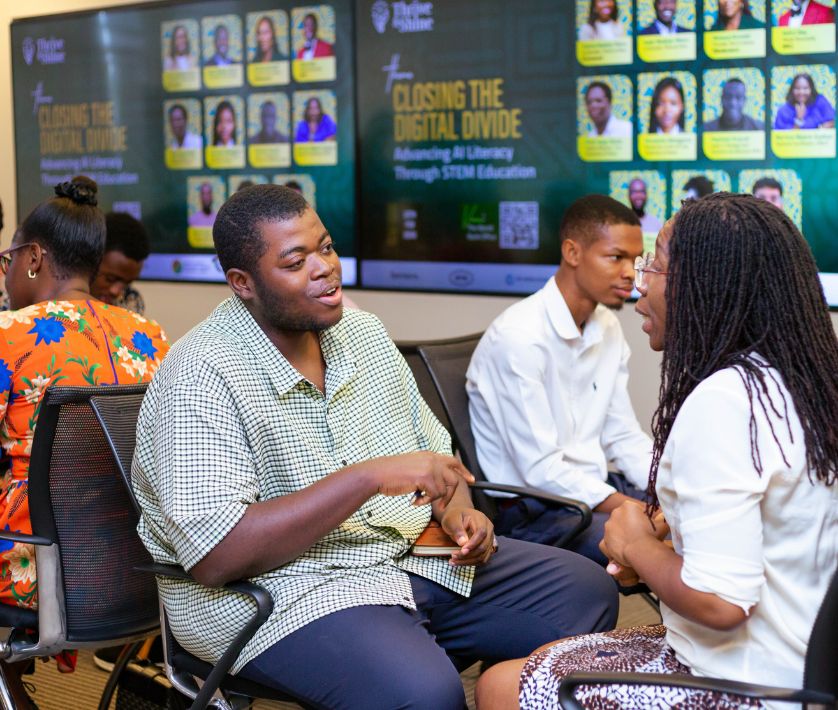 Thrive & Shine mentor supporting a scholar